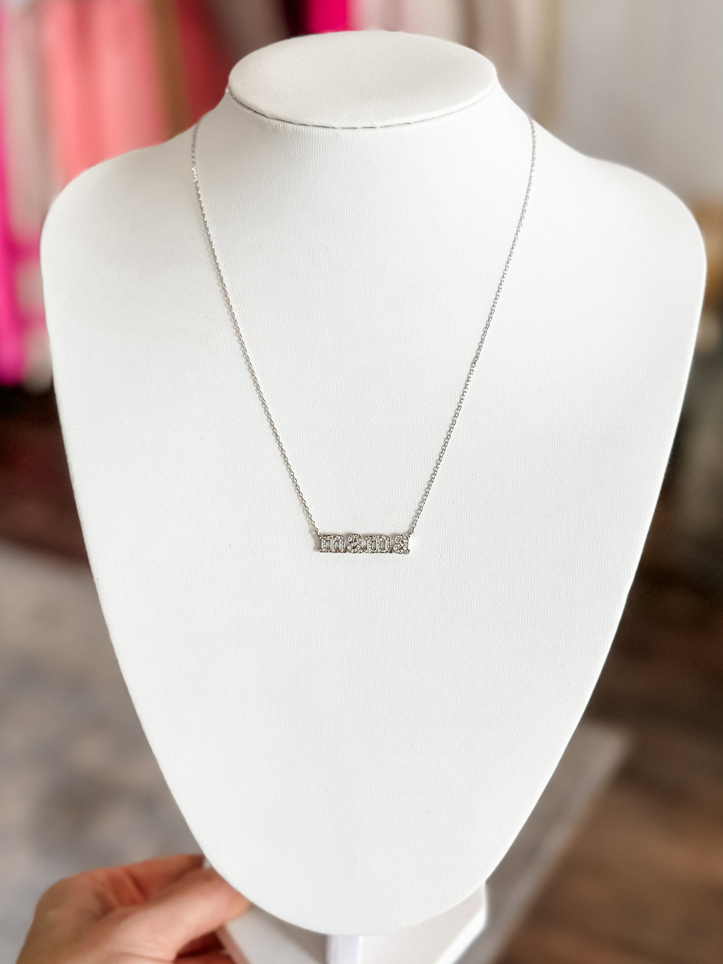 Mama Pendant Necklace (Silver)