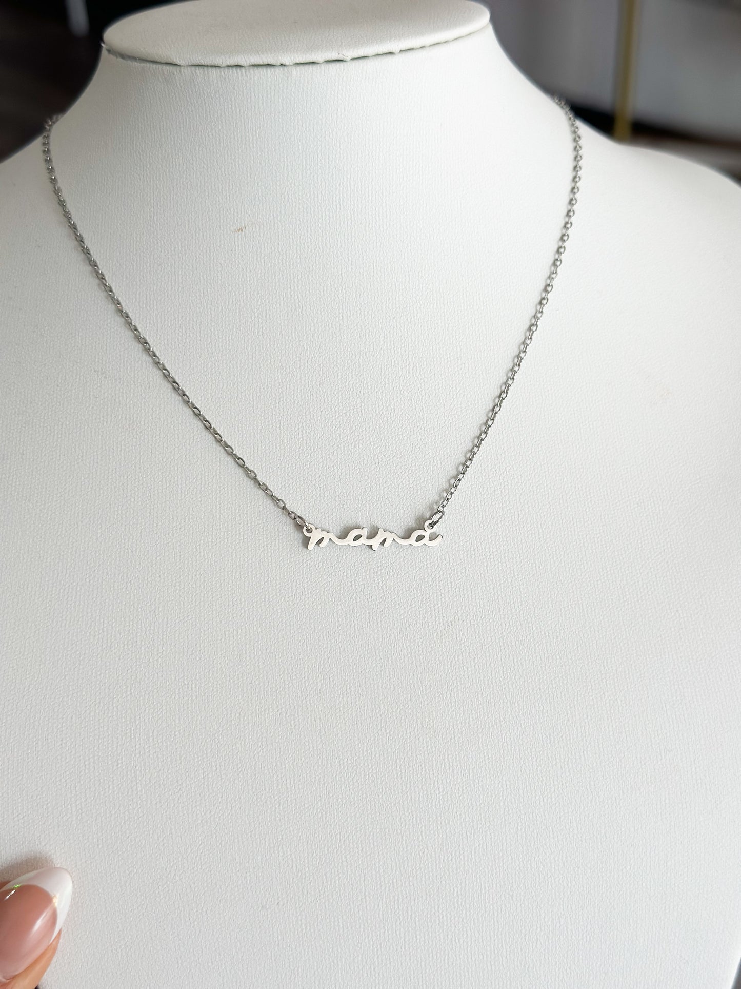 Mama Script Necklace (Silver)