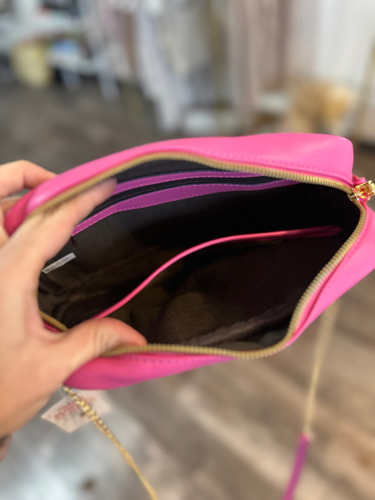 Broadway Textured Crossbody (Black)