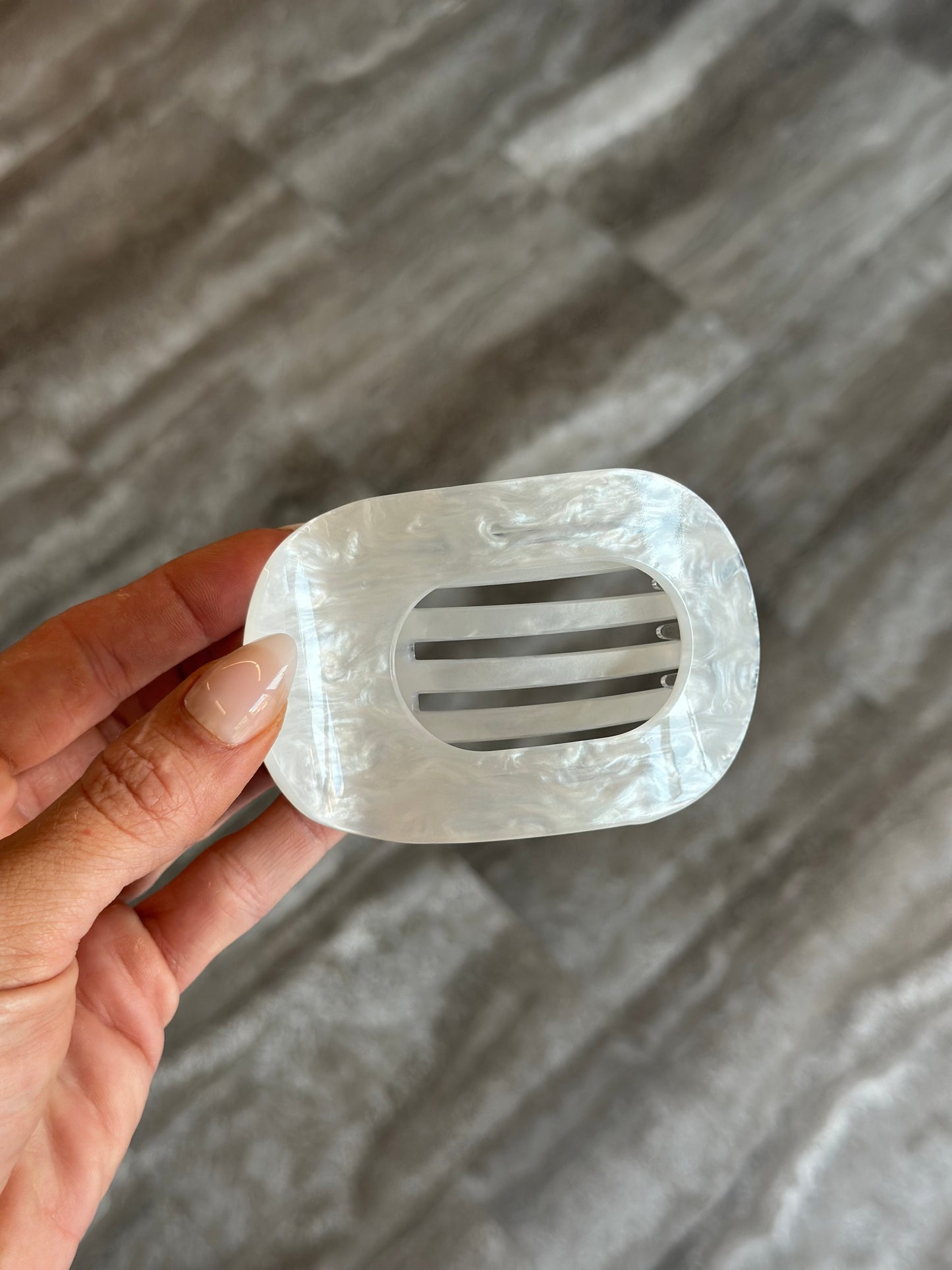 White Marble Oval Flat Clip