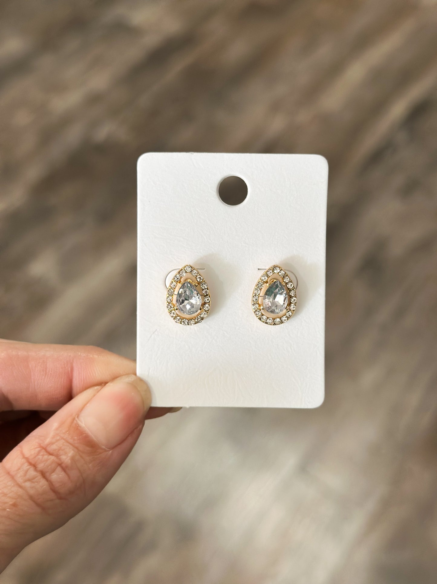 Dazzle Teardrop Stud Earrings (Gold)