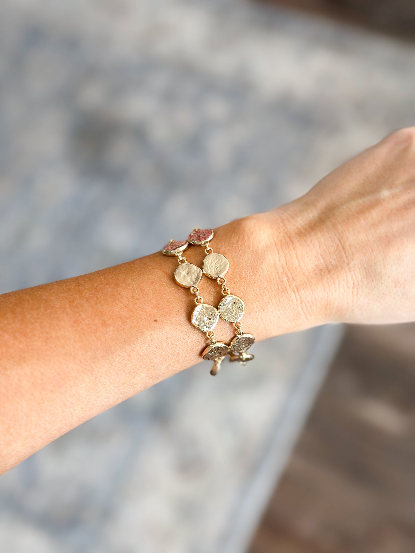 Hammered Disc Bracelet (Gold)