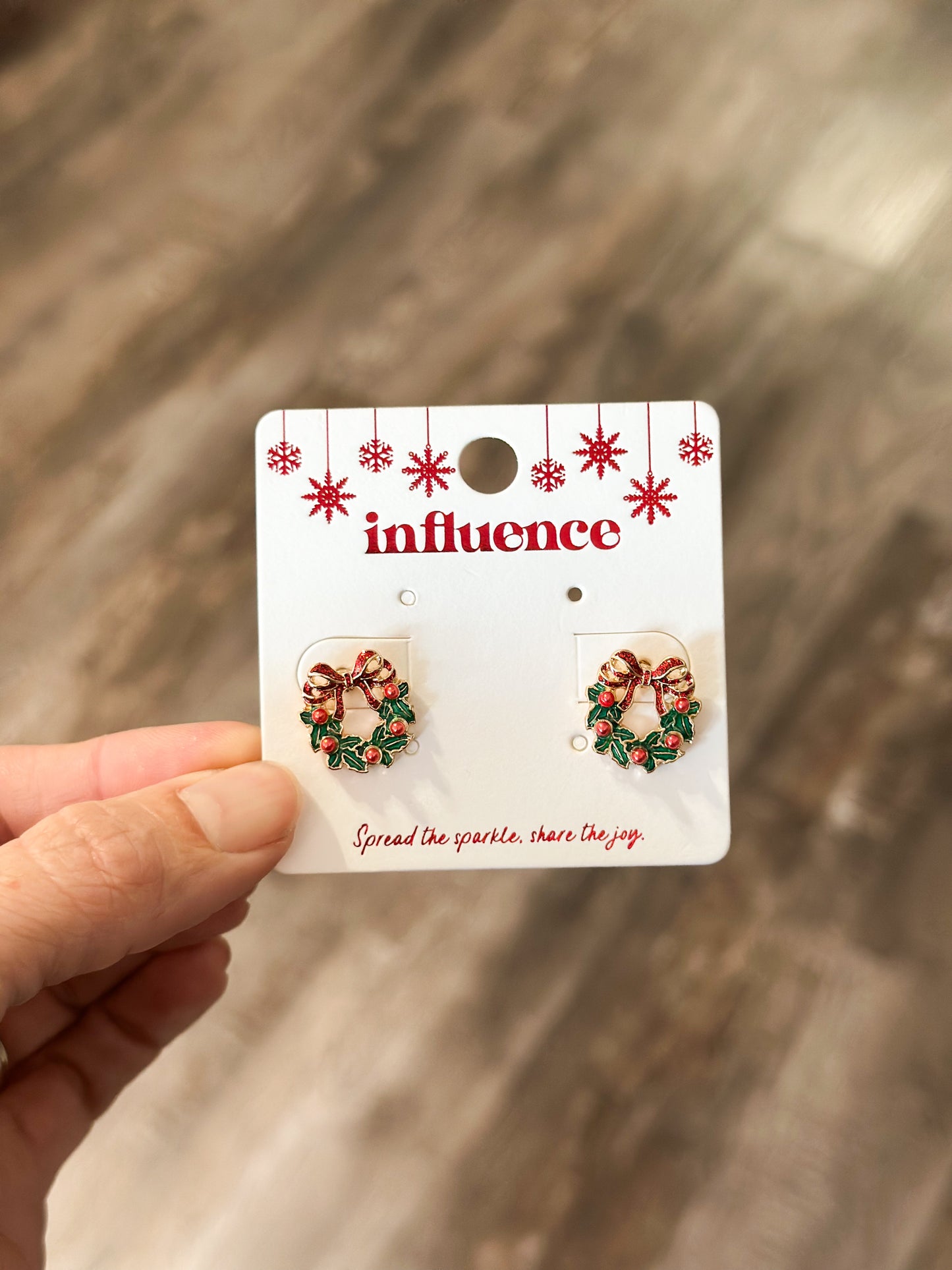 Bow/Wreath Stud Earrings (Gold)