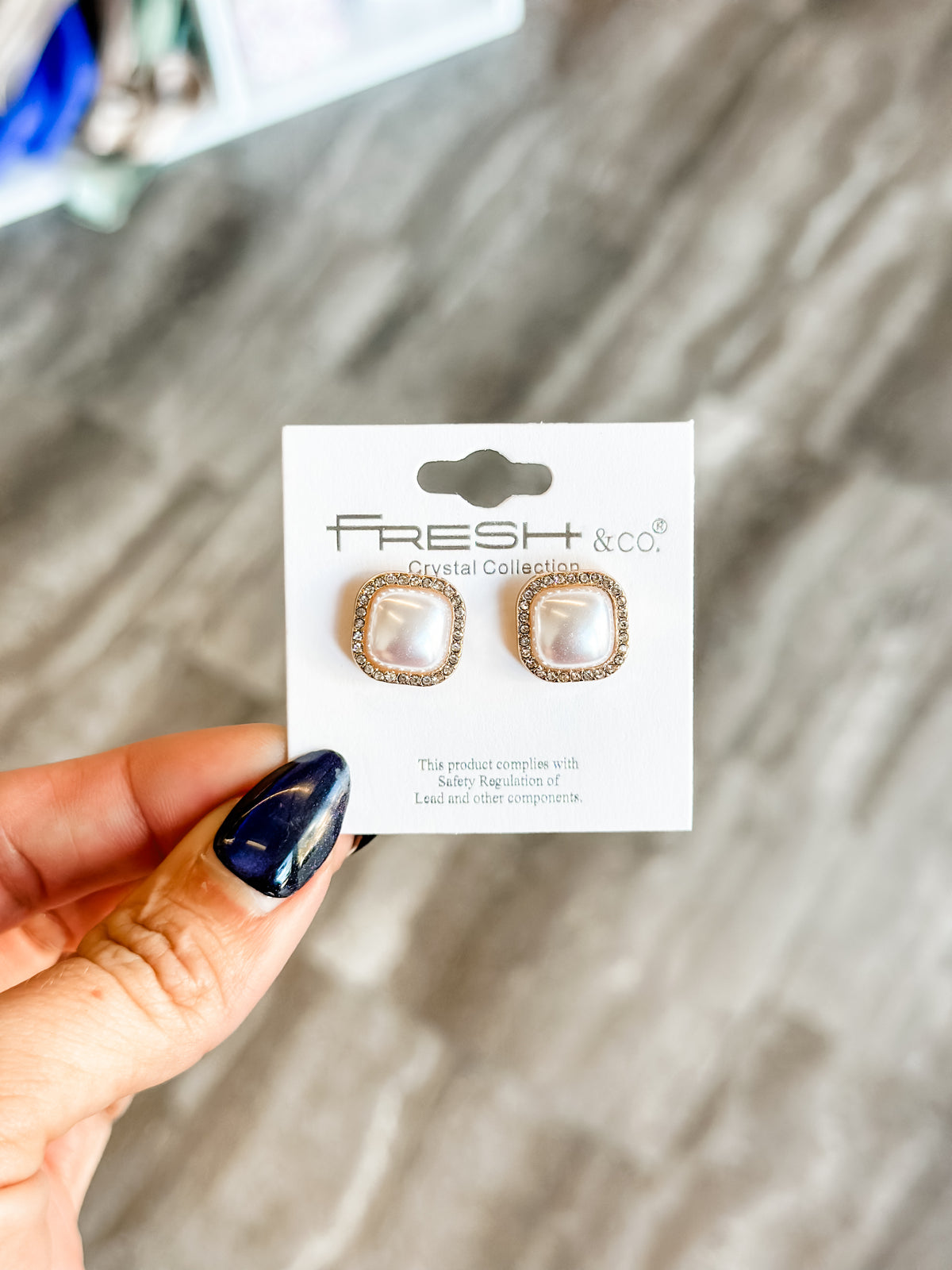 Pretty Square Pearl Studs (Gold)