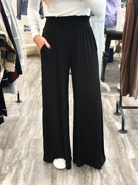 Frida Flowy Pants (Black)