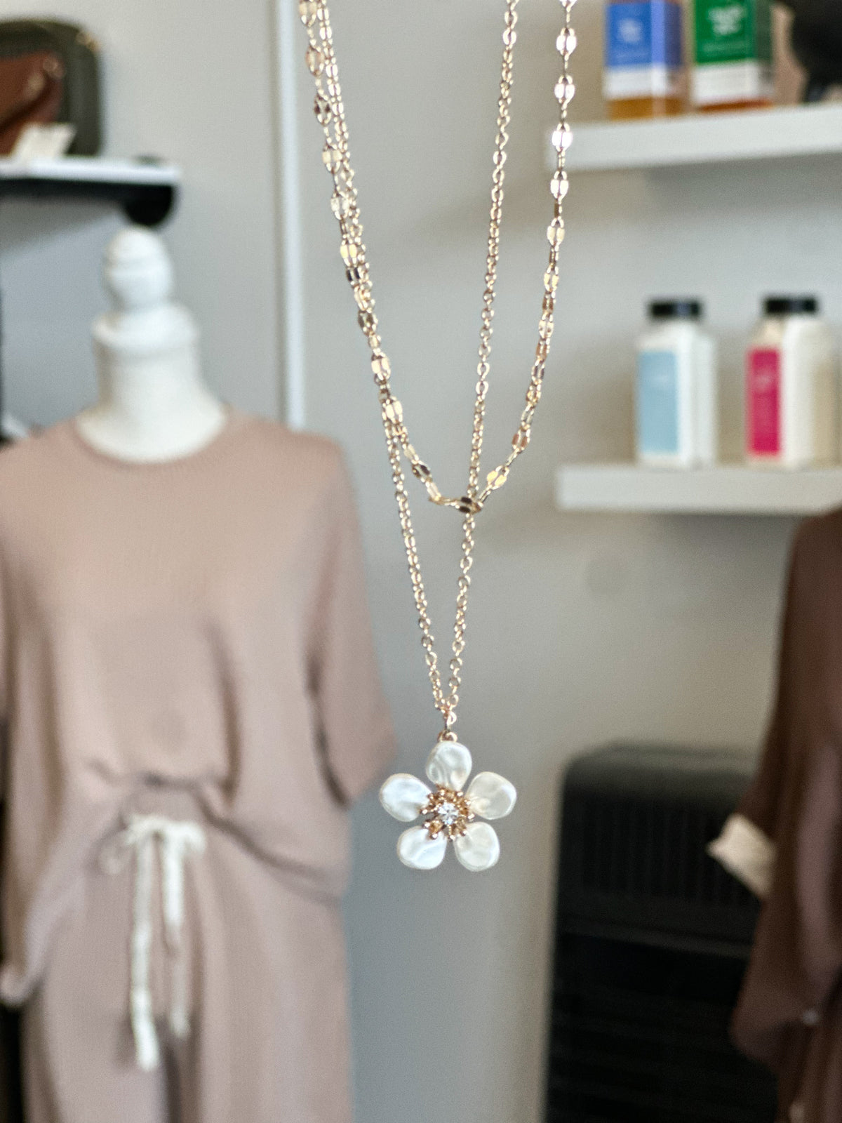 Floral Charm Gold Necklace (Gold)