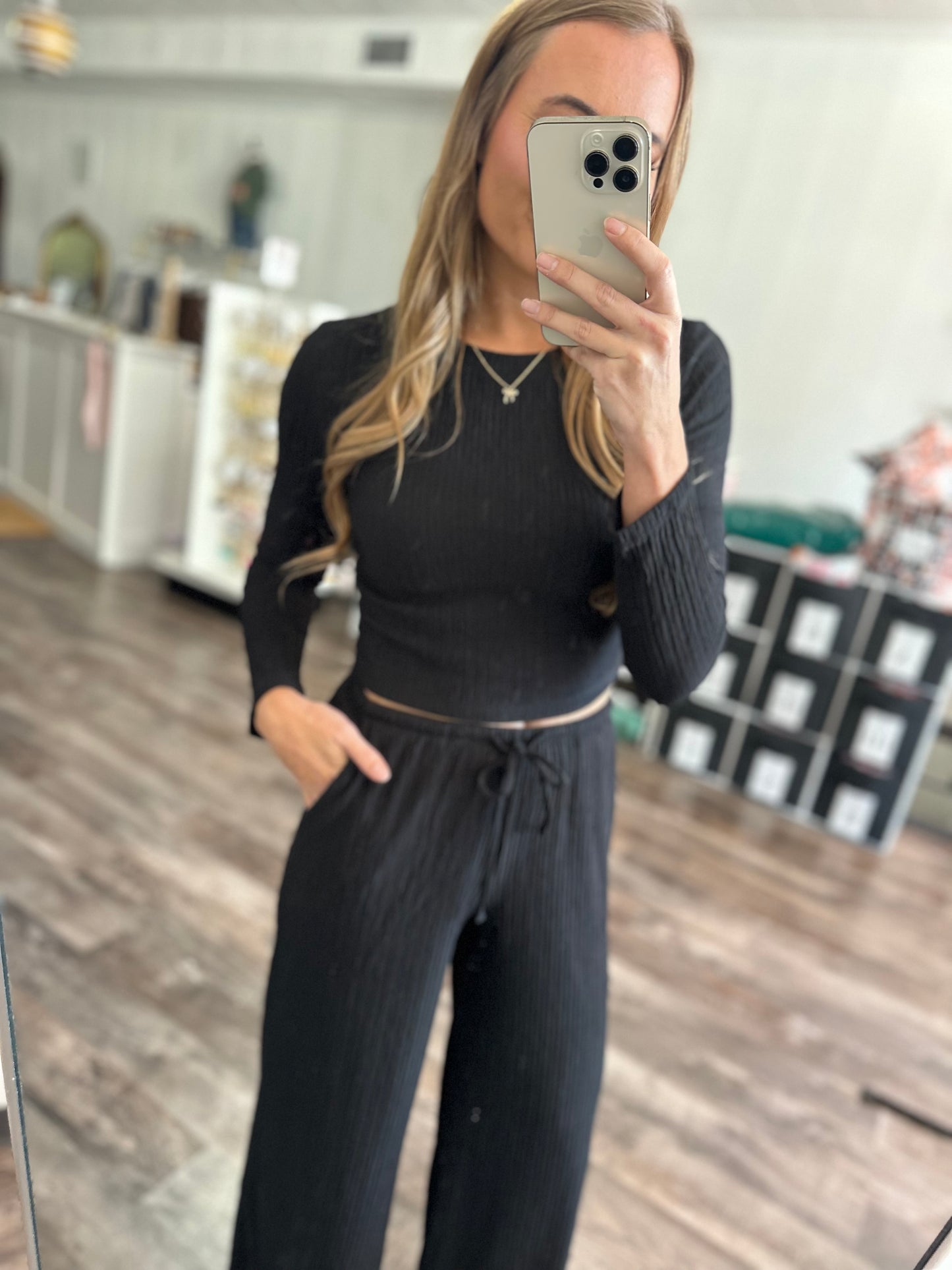 Unapologetic 2 Piece Set (Black)