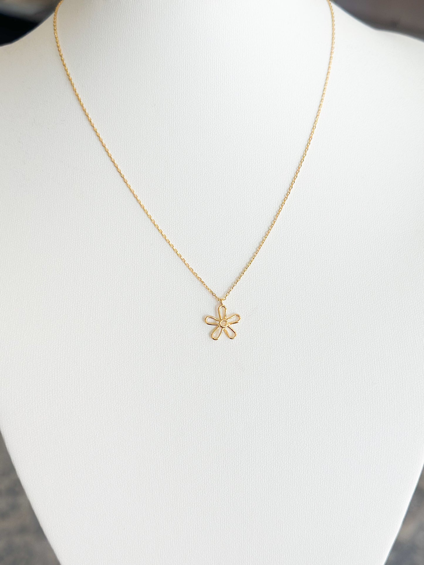 Simple Flower Necklace (Gold)