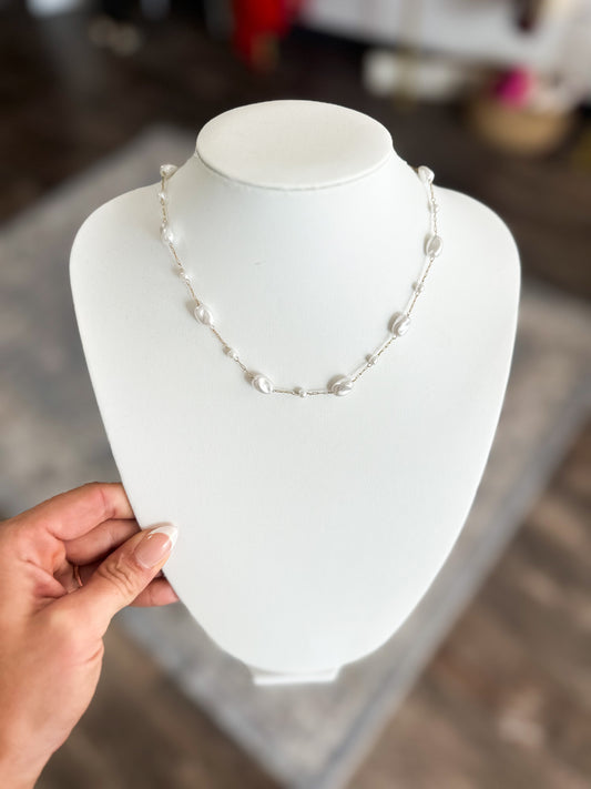 Simply Cute Pearl Necklace (Gold)