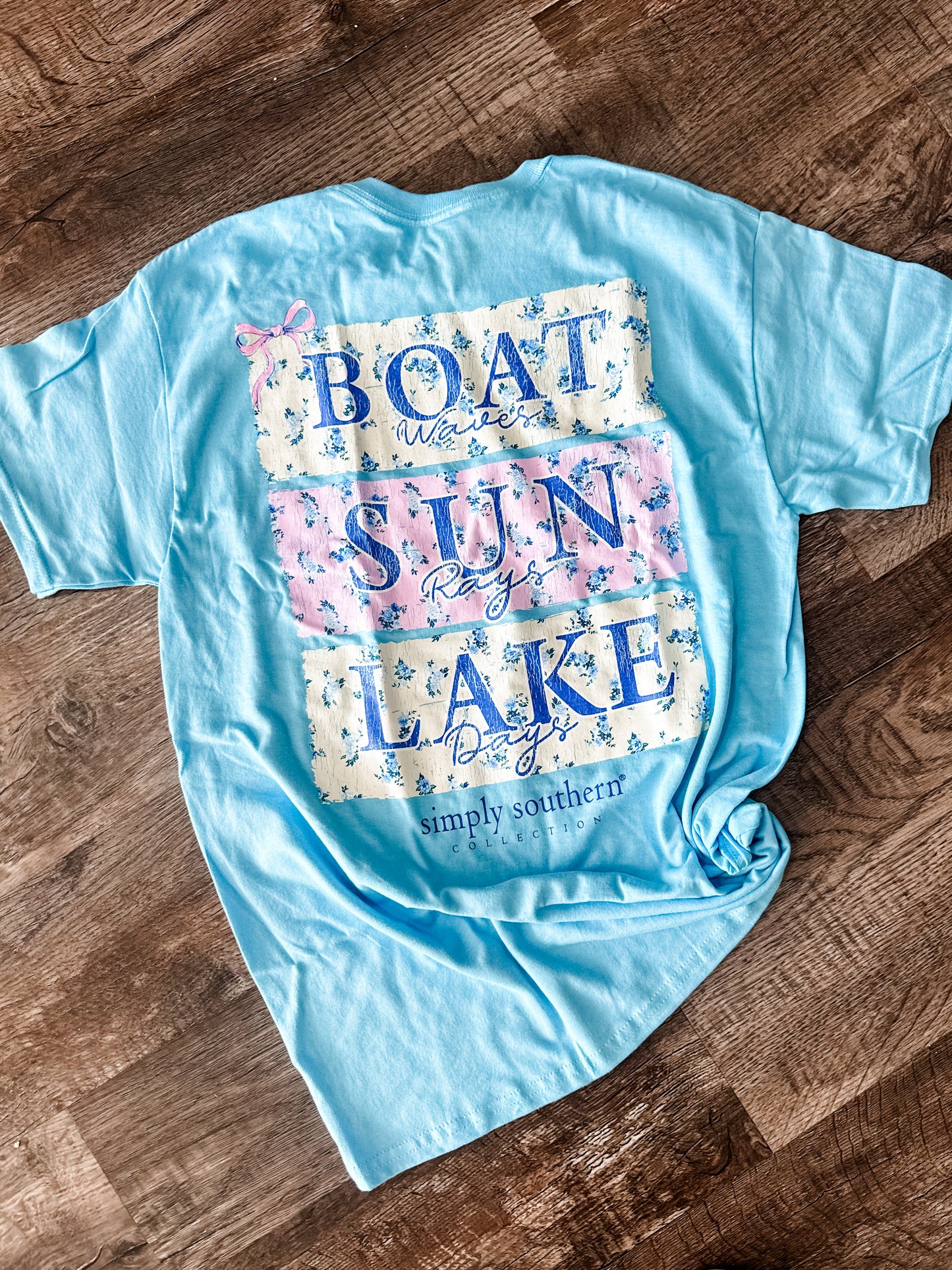 Lake Days Tee - Simply Southern
