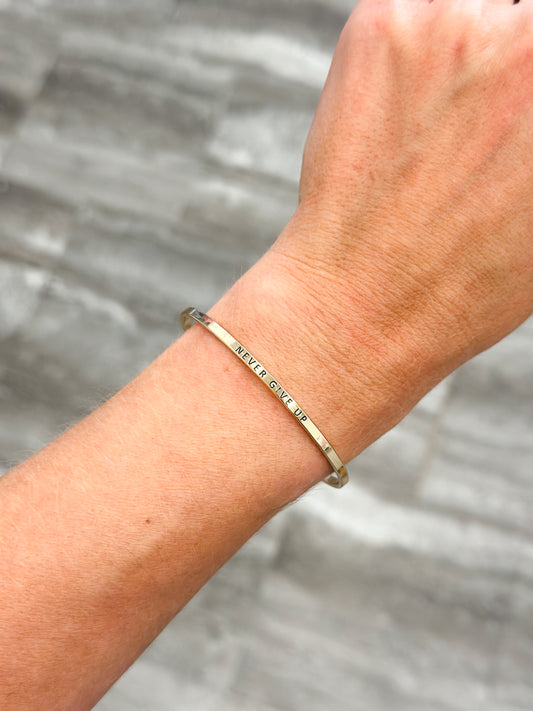 Never Give Up Bangle Bracelet (Gold)