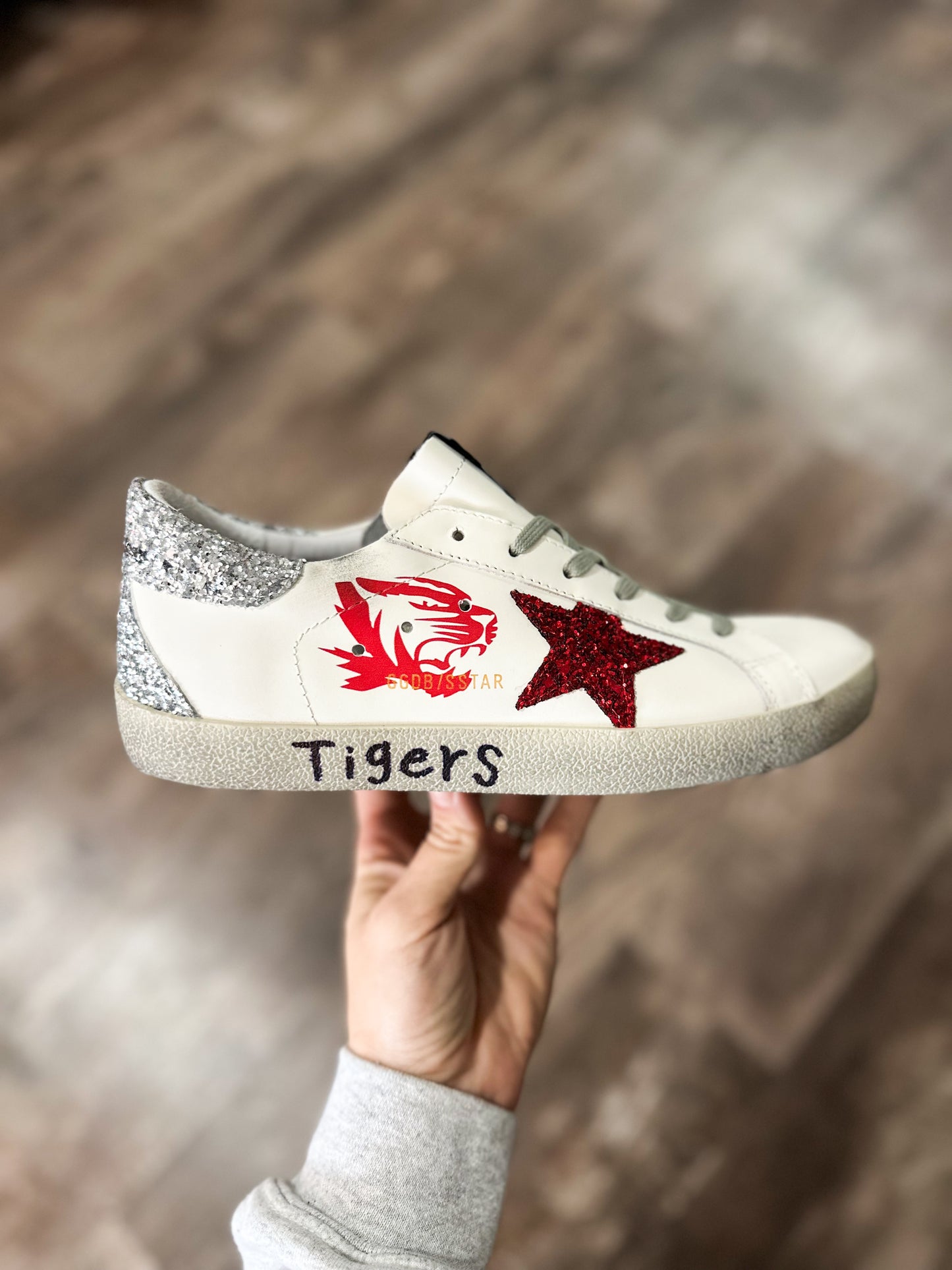 EXTRA Tigers Shoes - Adult 39 (7.5/8)
