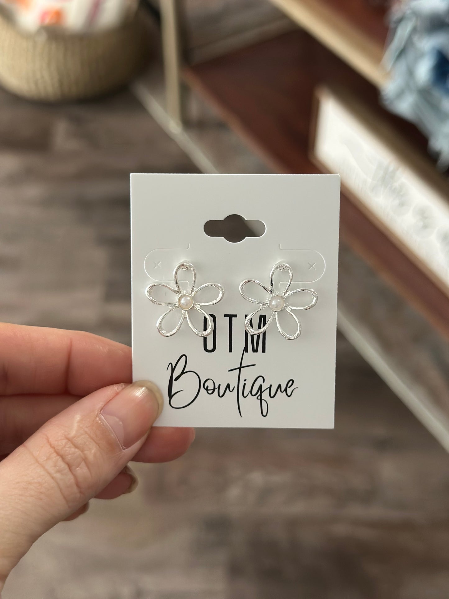 Wire Flower Earrings - Silver