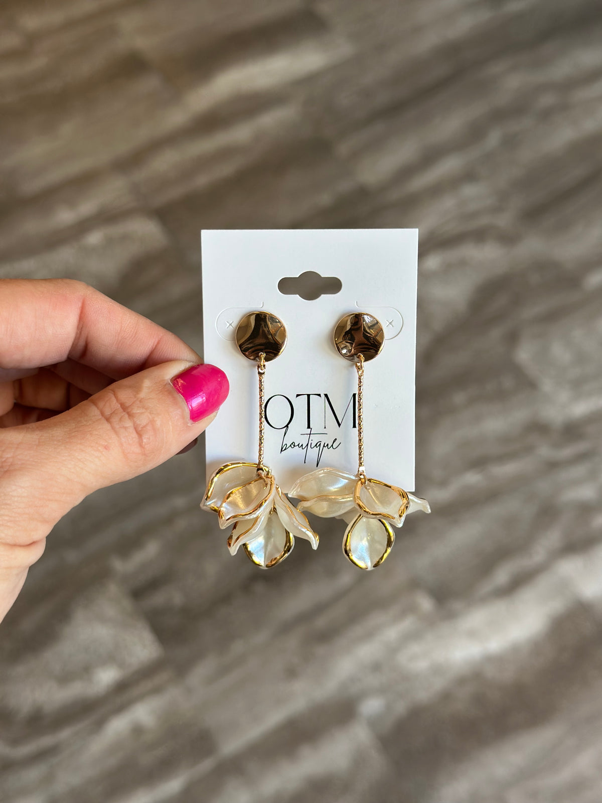Quaint Drop Floral Earrings