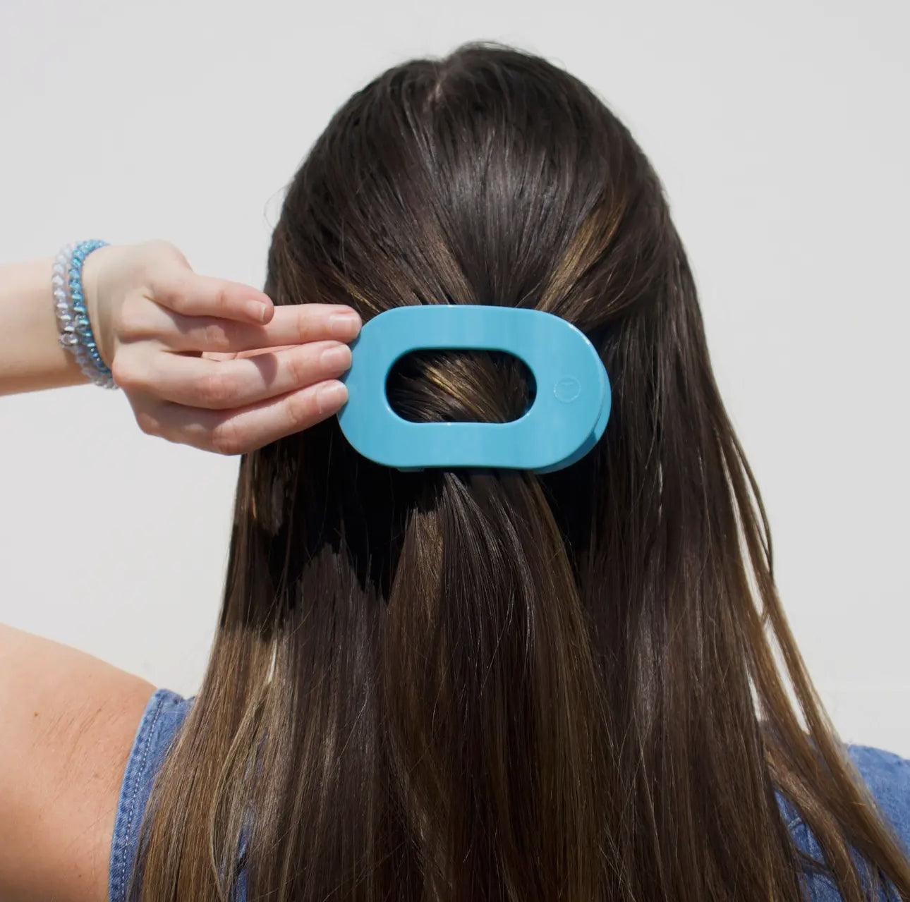 Summer Sky Round Flat Clip - Medium