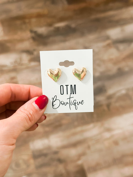 Hammered Heart Stud - Gold