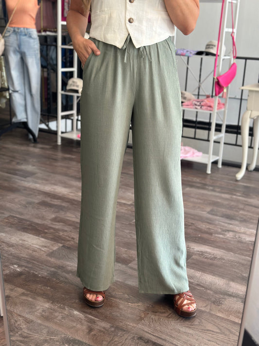 Take A Walk Crinkle Pants