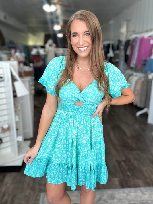 Sweet Summer Lovin’ Twist Front Dress