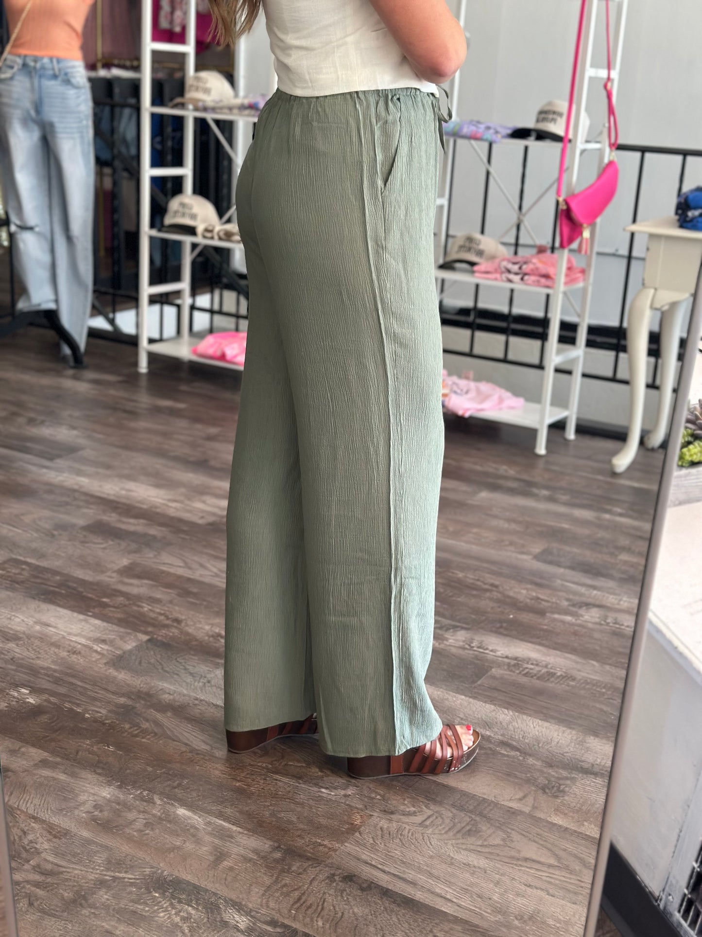 Take A Walk Crinkle Pants