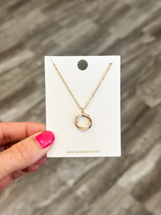 Pearly Circle Necklace