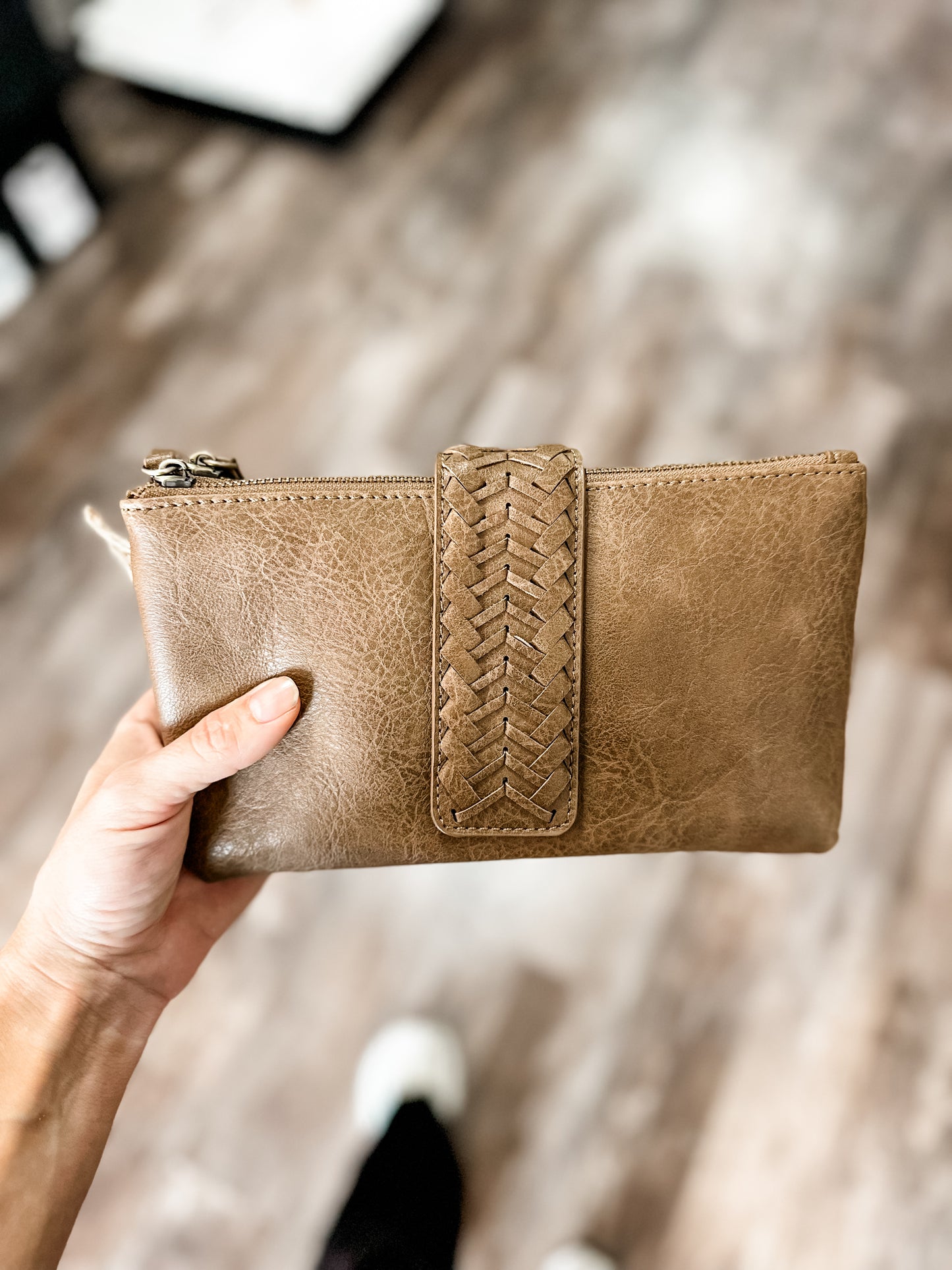 Lisa Crossbody (Stone)