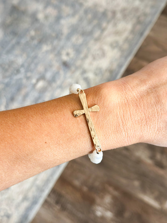 Hammered Cross Beaded Bracelet (White)