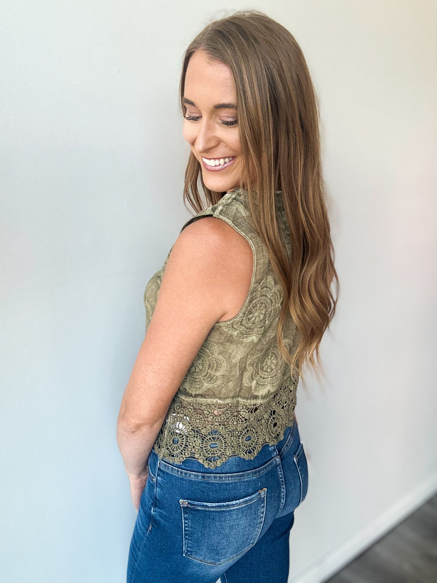 Summer Feelings Crochet Lace Vest (Olive)