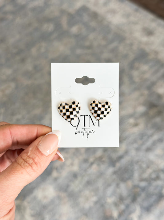 Checkered Heart Studs (Gold)
