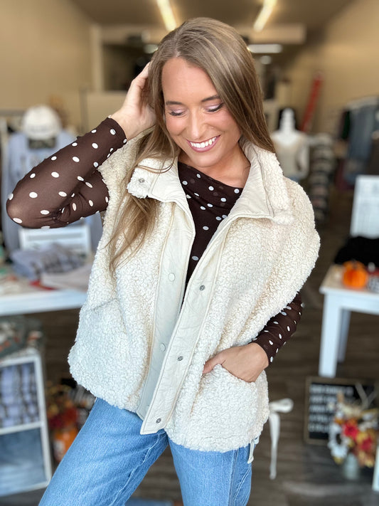 Winter Days Oversized Sherpa Vest (Beige)