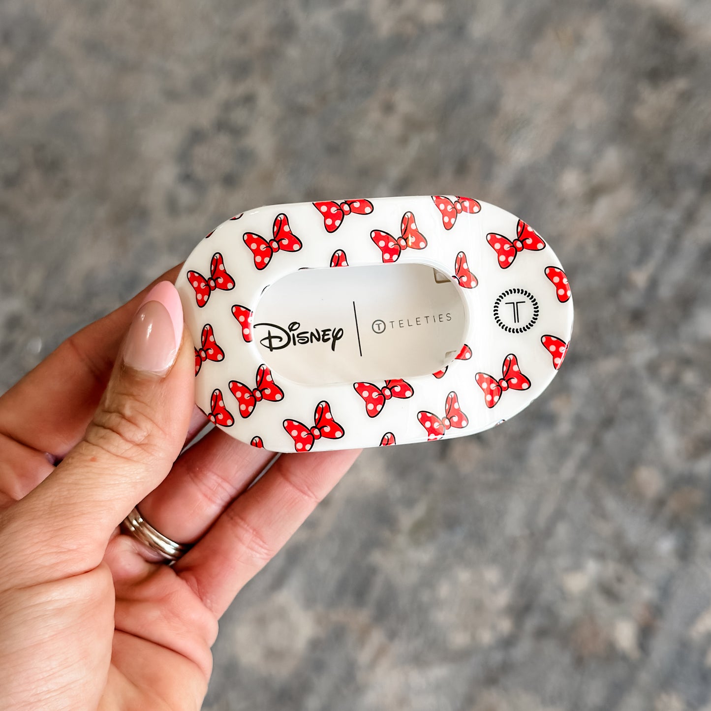 Minnie Mouse Loves Her Bows Round Flat Clip - Small