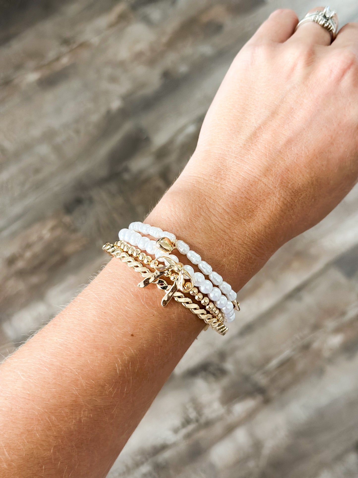 Pearl Rhinestone Bow Stretch Bracelet