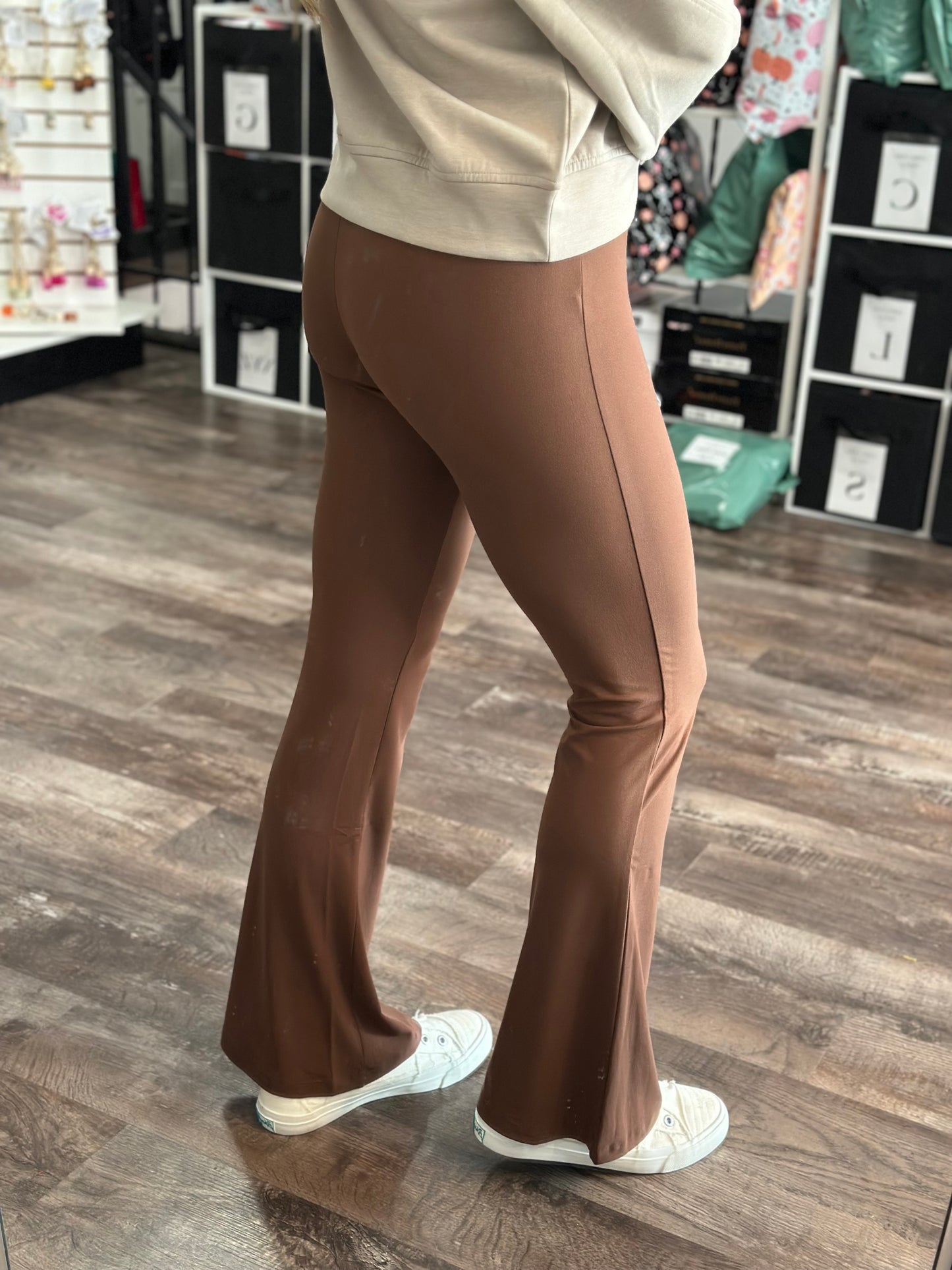 RESTOCK Give Me More Flare Leggings (Brown)