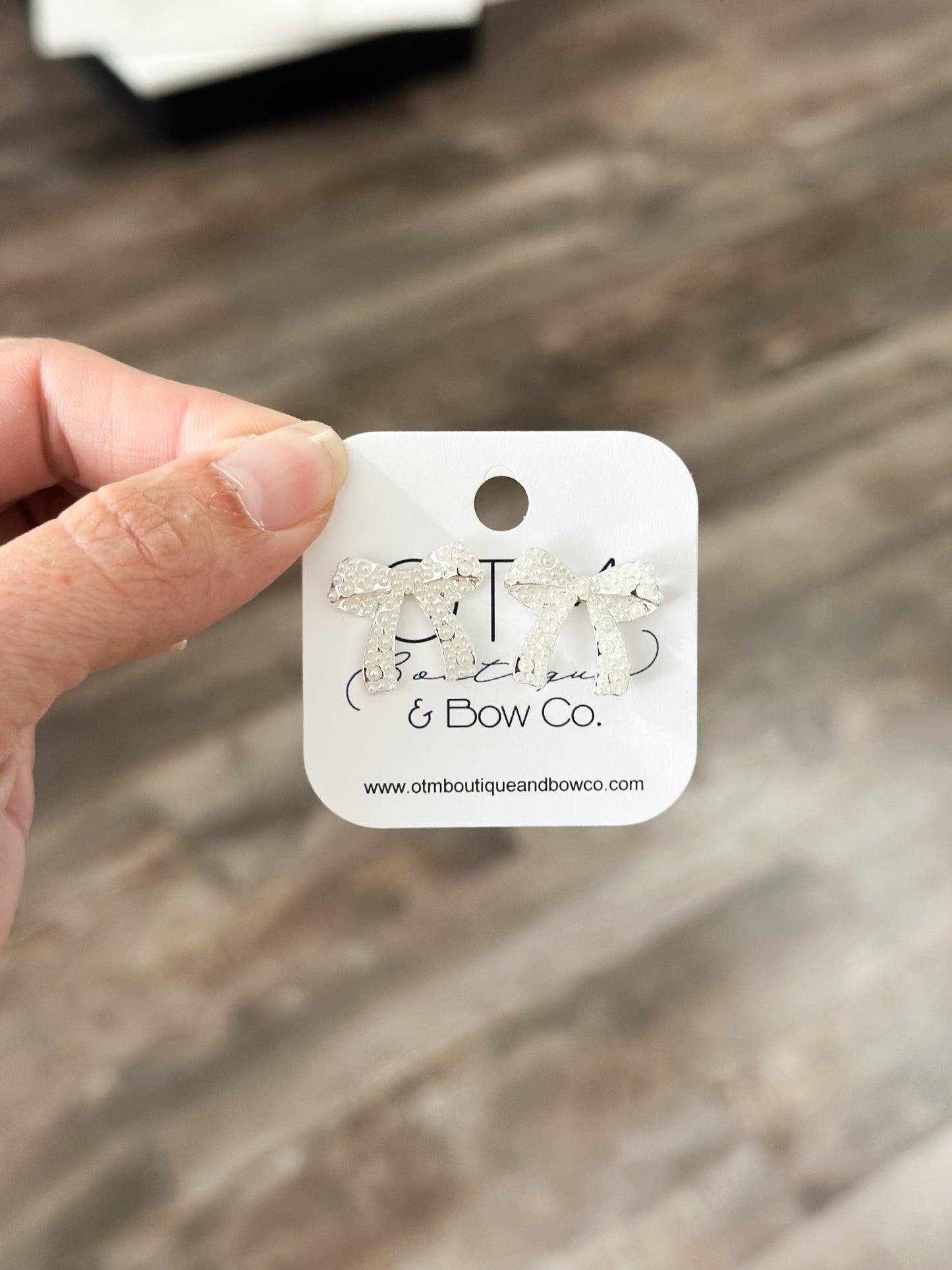 Silver Bow/Pearl Earrings