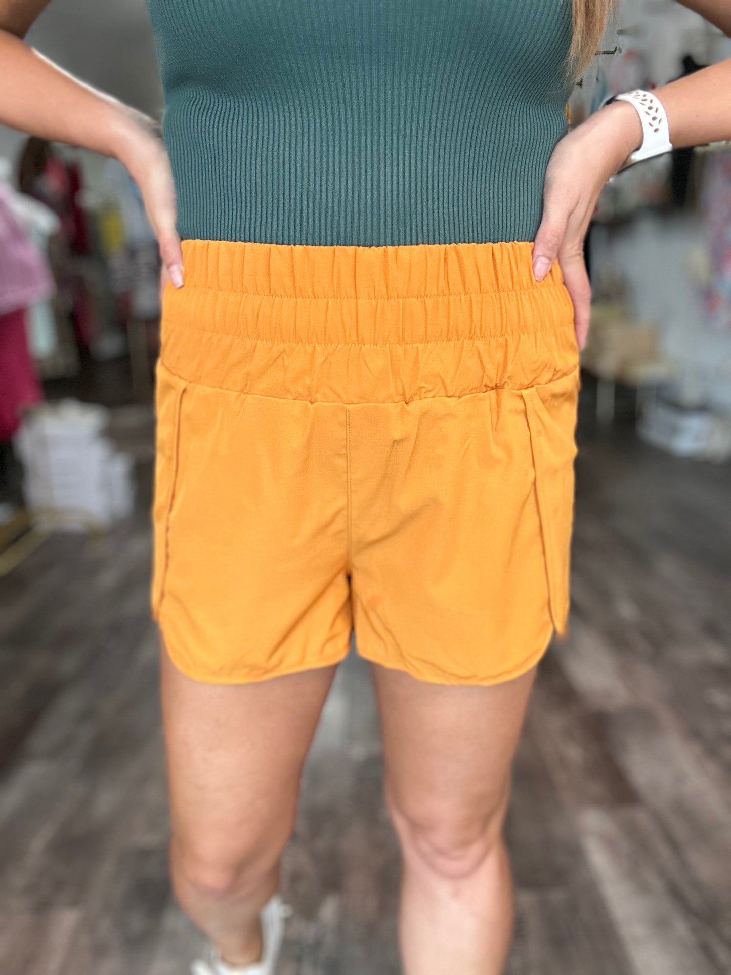 Errands to Run Athletic Shorts - Mango