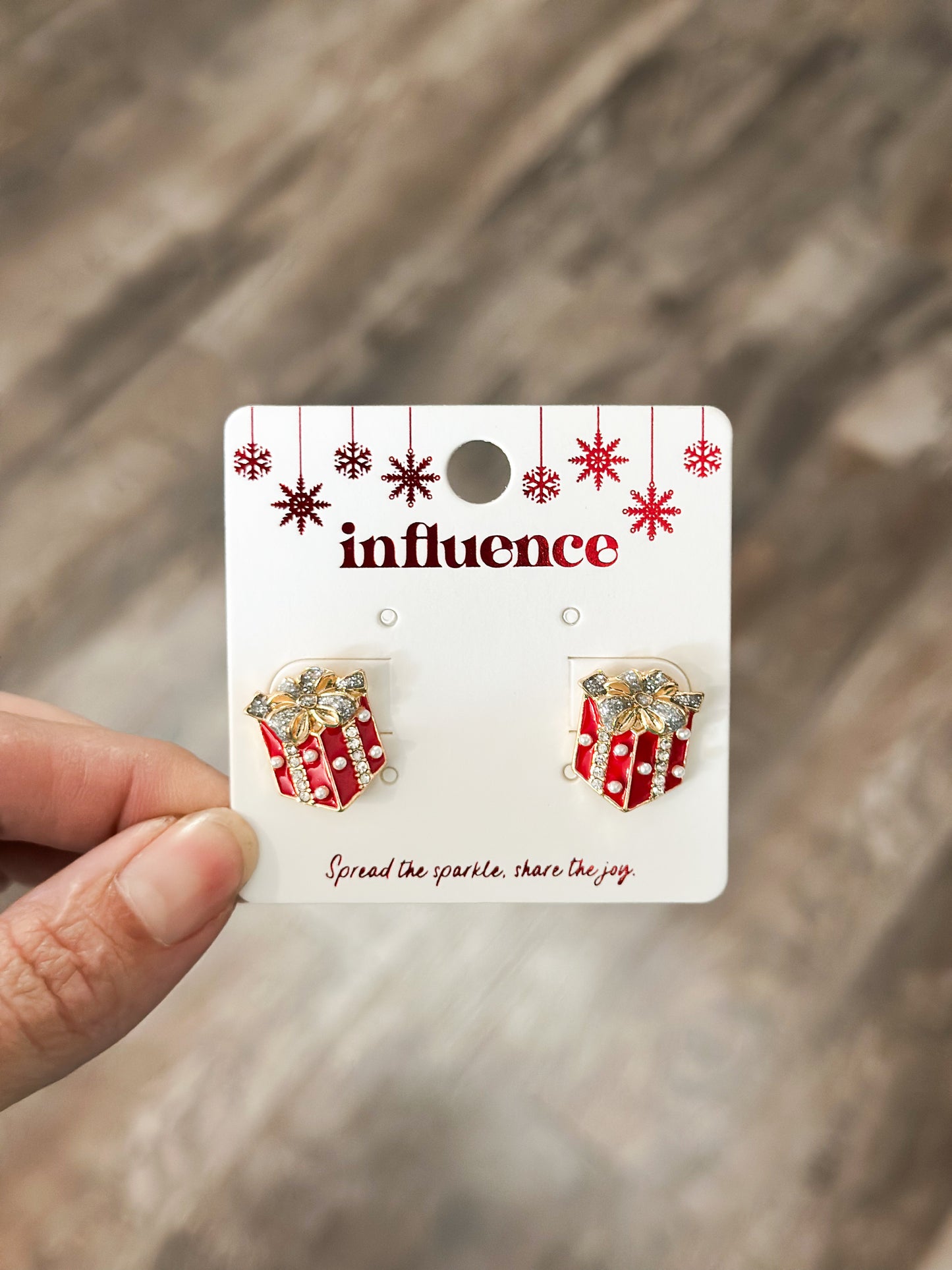 Red/Pearl Present Earrings