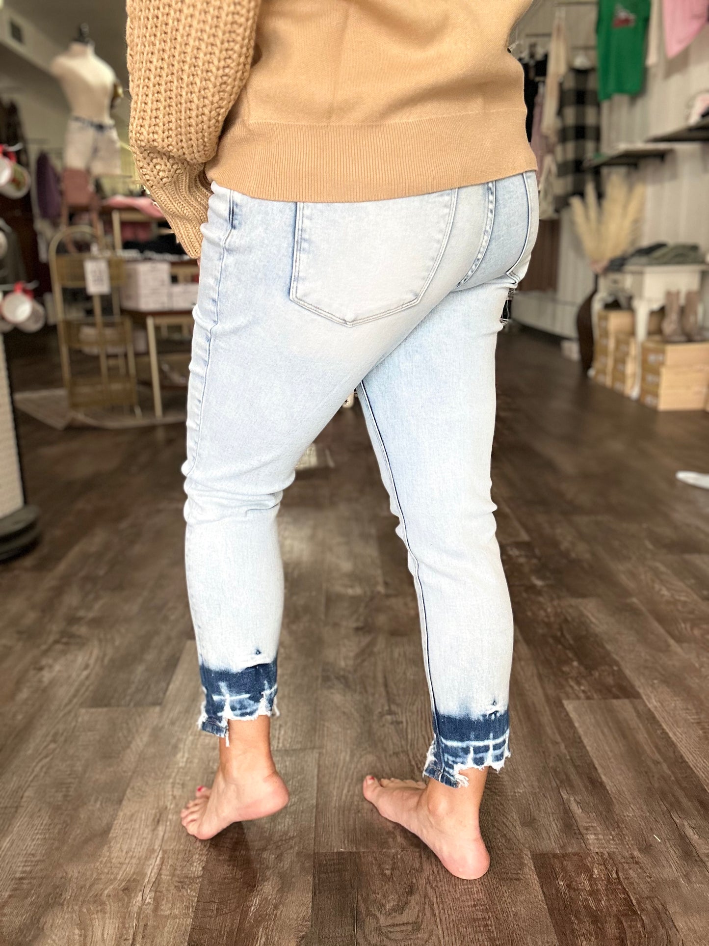 Kennah Mid-Rise Acid Wash Skinnys