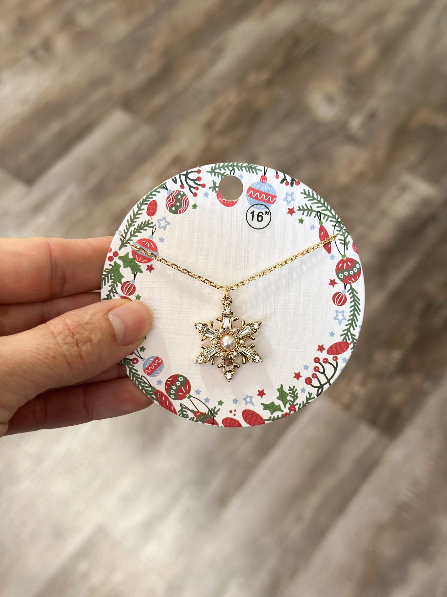 Oversized Sparkly Snowflake Necklace (Gold)
