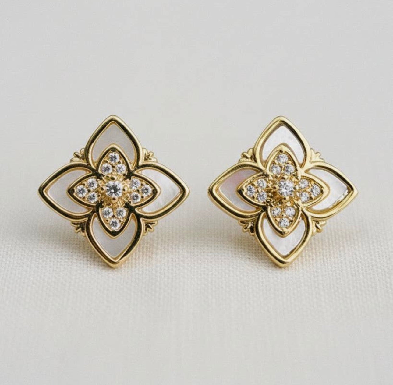 Clover Shell Stud Earrings