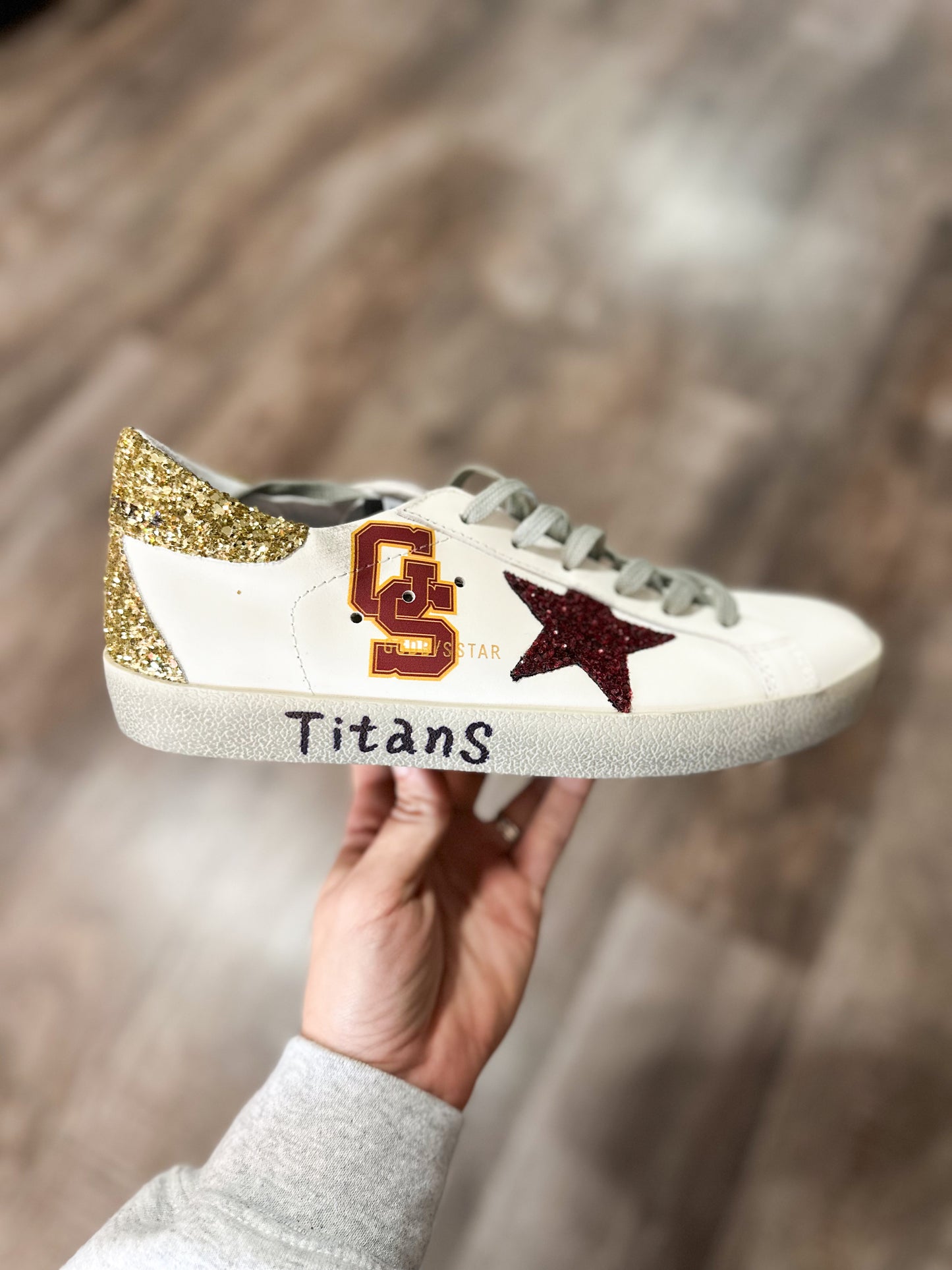 EXTRA Titans Shoes - Adult 39 (7.5/8)