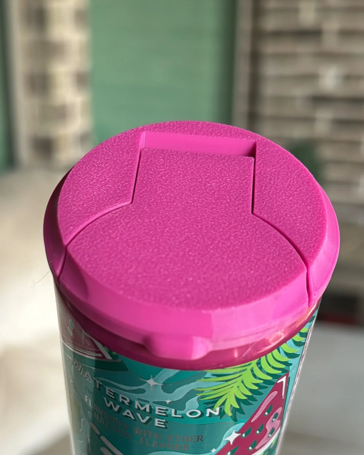 Sipzey Skinny Can Topper - Hot Pink